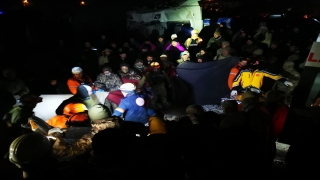 İsrail’den gelen arama kurtarma ekibi Kahramanmaraş’ta bir kadını enkazdan çıkardı