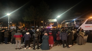 Kastamonu’da gönüllüler belediye başkanının kullandığı otobüsle deprem bölgesine gidiyor