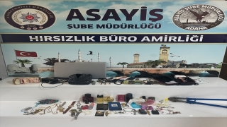 Adana’da deprem sonrası boşaltılan binadan hırsızlık yapan 6 şüpheli yakalandı