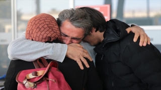 Depremzedelerin Antalya’ya tahliyeleri sürüyor