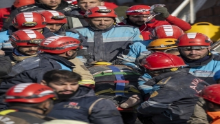 Kahramanmaraş’ta enkaz altında kalan 3 kişi 83 saat sonra kurtarıldı