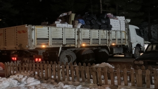 Depremzedelere Adana’nın ilçelerinden yardım malzemeleri gönderildi 