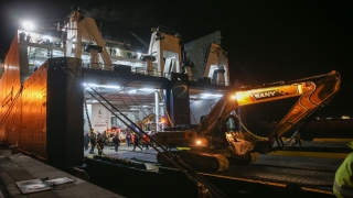 İzmir’den asrın felaketinin yaşandığı bölgeye yardım getiren gemi İskenderun’a ulaştı