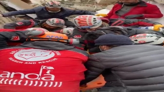 ”Asrın felaketi”nin merkezi Kahramanmaraş’ta bir kişi 108 saat sonra kurtarıldı