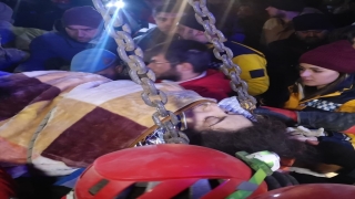 Kahramanmaraş’ta bir kadın 112 saat sonra enkazdan kurtarıldı