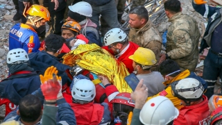 İslahiye’de 63 yaşındaki kadın depremin 133. saatinde enkazdan kurtarıldı