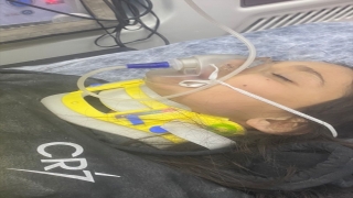 Nizip’te depremin 146. saatinde bir çocuk enkazdan kurtarıldı