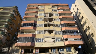 Deprem uzmanlarından ”hasarlı binalara girmeyin” uyarısı
