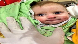 Hatay’da enkaz altında kalan bir bebek 128 saat sonra kurtarıldı