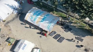 Hatay’daki çadır kentte enerji ihtiyacı için güneş panelleri kuruldu