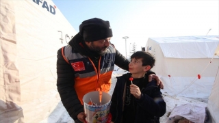 Kahramanmaraş’ta depremzedelere yardımlar sürüyor