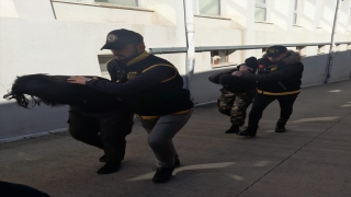 Adana’da deprem bölgelerinde hırsızlık yapan 10 şüpheli tutuklandı