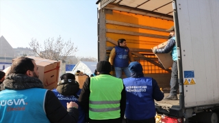 Azerbaycanlı gençlerden deprem bölgesine yardım eli