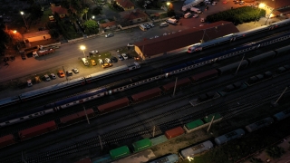 İskenderun Garı’ndaki iki tren depremzedelere ”ev” oldu