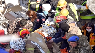 Hatay’da enkaz altından 201 saat sonra 26 yaşında bir kadın kurtarıldı