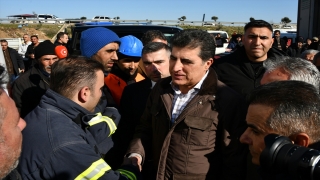 IKBY Başkanı Barzani, depremden etkilenen İslahiye ilçesini ziyaret etti: