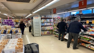 İskenderun’da bazı zincir marketler hizmet vermeye başladı