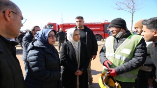 Kuveytli Bakan May Jasem Al Baghli, deprem bölgesini ziyaret etti