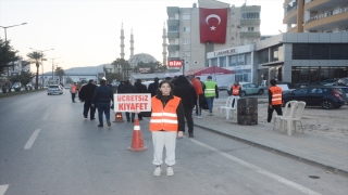 Depremden etkilenenlere yardımlar sürüyor