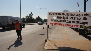 Yörük kadınları, Mersin’e gelen depremzedeler için kazan kaynatıyor