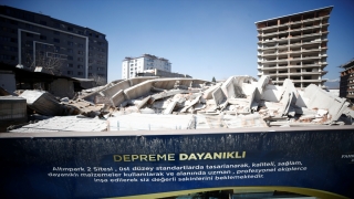 Hatay’da enkazdan geriye deprem anında duran duvar saati kaldı 