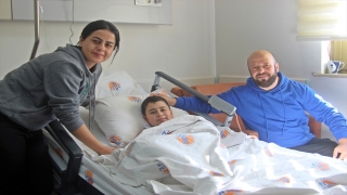 Kuşlarının sesine uyanan Aras ve Ayaz kardeşler, enkazdan 33 saat sonra kurtarıldı