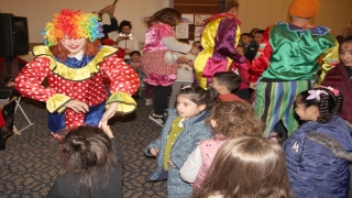 Mersin’de depremzedelere ”geçici yuva” olan otelde çocuklar için etkinlik yapıldı