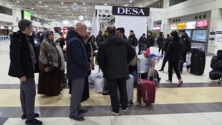 Antalya’da konaklayan depremzedelerden evlerine ”oturulabilir” raporu verilenler dönüyor