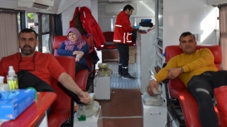 Antalya’da depremzedelere yardımlar sürüyor