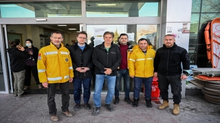 Kalp cerrahı Dr. Mehmet Öz Hatay’da hastanede yatan depremzedeleri ziyaret etti