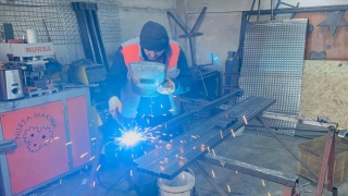 Isparta’da depremzedelere destekler sürüyor