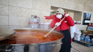 Türk Kızılay, Kahramanmaraş’ta depremzedelerin sıcak yemek ihtiyacını karşılıyor