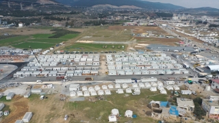 Gaziantep’te kurulan geçici barınma alanlarında depremzedeler konaklamaya başladı 