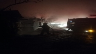 Burdur’da metruk binada çıkan yangın yanındaki evde maddi hasar oluşturdu