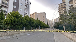 Mersin’de depremlerden etkilenen 8 katlı bina tahliye edildi