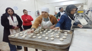 Osmaniye’deki meslek lisesi ekmek üretimini depremzedeler için 7 katına çıkardı