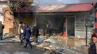 Çamlıyayla’da iş yerinde çıkan yangın söndürüldü