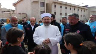Diyanet İşleri Başkanı Erbaş, Kahramanmaraş’ta çadır kenti ziyaret etti: