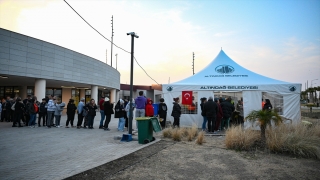 Altındağ Belediyesi depremden etkilenen Arsuz’da günlük 2 bin kişiye yemek veriyor 