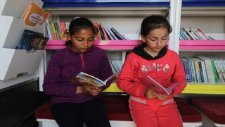 Otobüs kütüphaneler depremzede çocukların hizmetine sunuldu