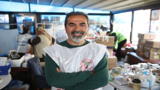 Depremi yaşayan hekimler, Hatay’da vatandaşların hizmetine koştu