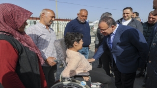 Adalet Bakanı Bozdağ’dan depremden etkilenen Gaziantep’in Nurdağı ilçesine ziyaret