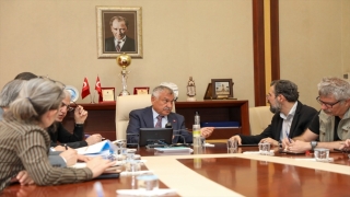Adana’da güçlendirilmesi gereken binalar için seçeneklerin ele alındığı toplantı yapıldı