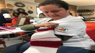 Özel çocuklar depremzede çocukların yüzünü güldürmek için üretiyor