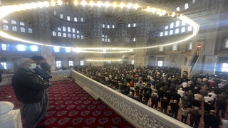 Deprem felaketinin yaşandığı Adana, Hatay ve Osmaniye’de cuma namazı kılındı