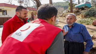 Türk Kızılay depremzede şehit yakınlarını da yalnız bırakmıyor