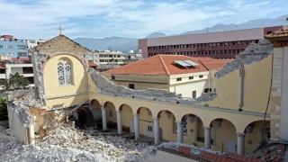 Latin Katolik cemaati, depremde yıkılan kiliselerinde yeniden ibadet edeceği günü bekliyor