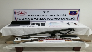 Antalya’da tefecilik ve yağma operasyonunda yakalanan 4 zanlı tutuklandı