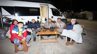Tatil için yaptırdıkları karavan deprem sonrasında yaşam alanları oldu