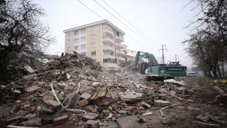 Depremin merkez üssü Kahramanmaraş’ta enkaz kaldırma çalışmaları sürdü